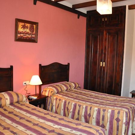 Apartamentos El Mirador Del Soto Sotoserrano Phòng bức ảnh