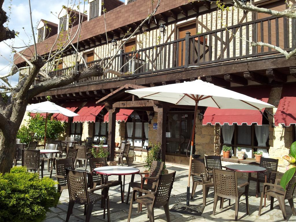 Apartamentos El Mirador Del Soto Sotoserrano Ngoại thất bức ảnh