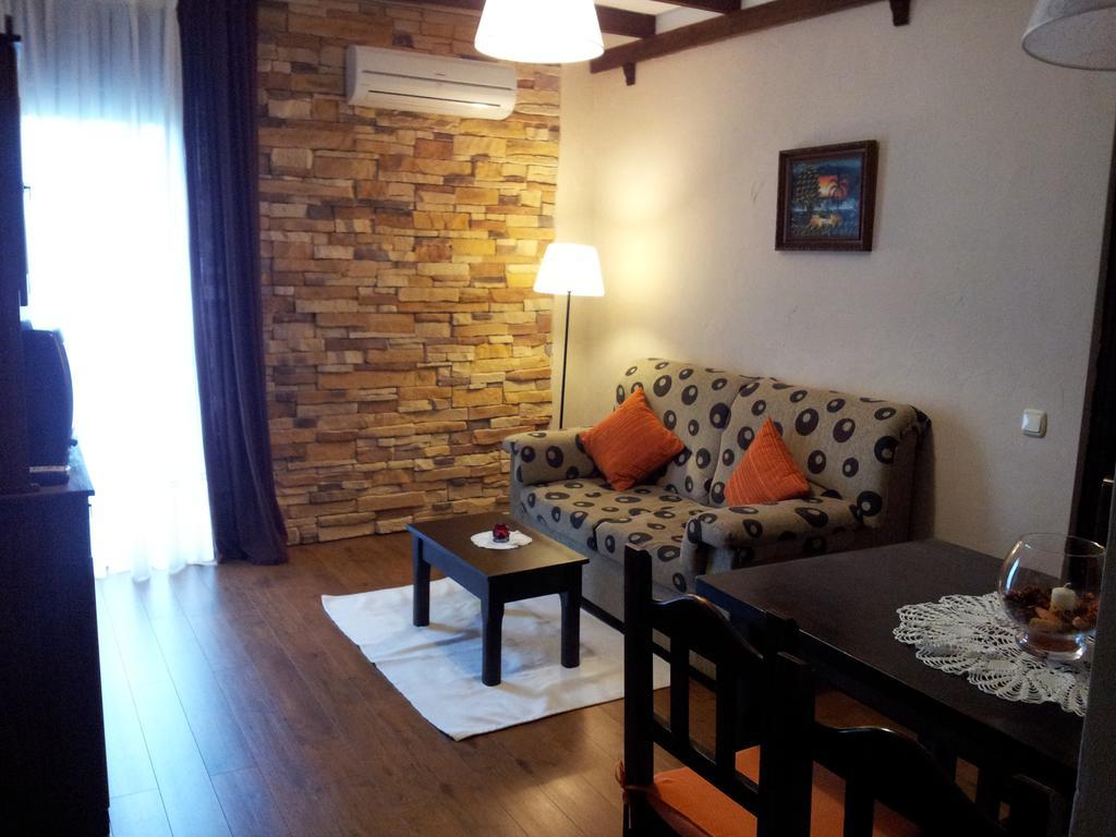 Apartamentos El Mirador Del Soto Sotoserrano Ngoại thất bức ảnh